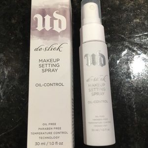 Urban Decay setting spray